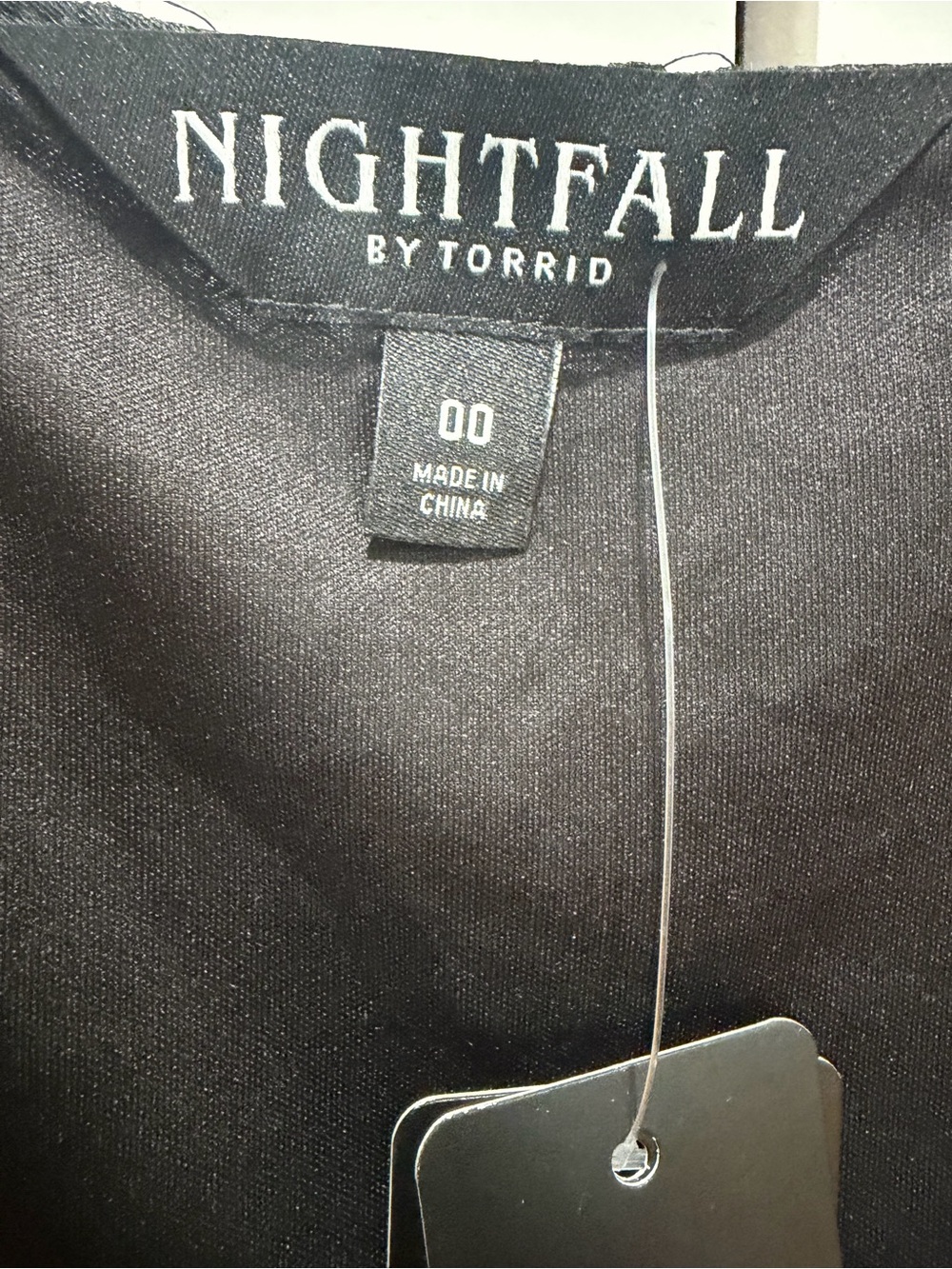 NWT Torrid Nightfall Black Lace Wrap Crop Top Size 00 (M/L) - Picture 5 of 6